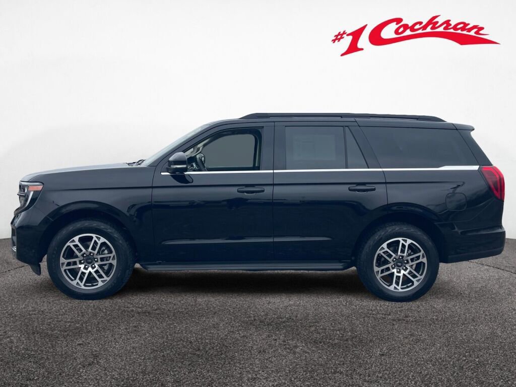 Certified 2025 Ford Expedition Active image 2