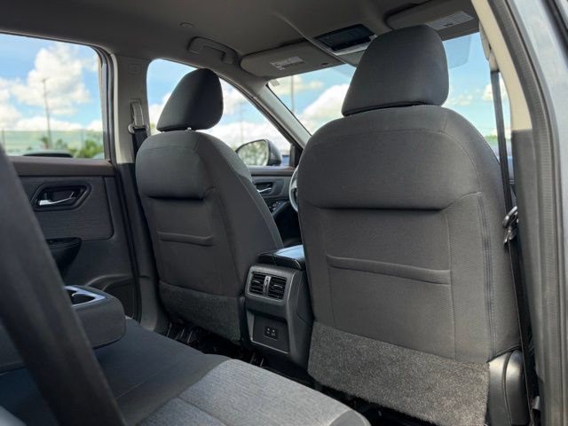 Used 2022 Nissan Rogue SV AWD/4WD image 18