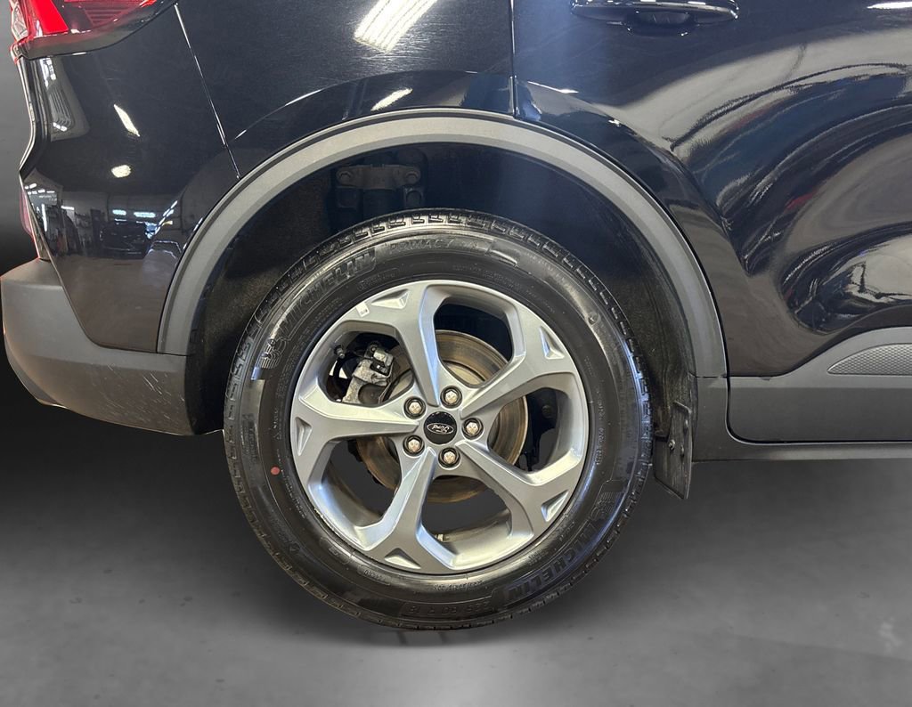 Certified 2025 Ford Escape ST-Line image 15