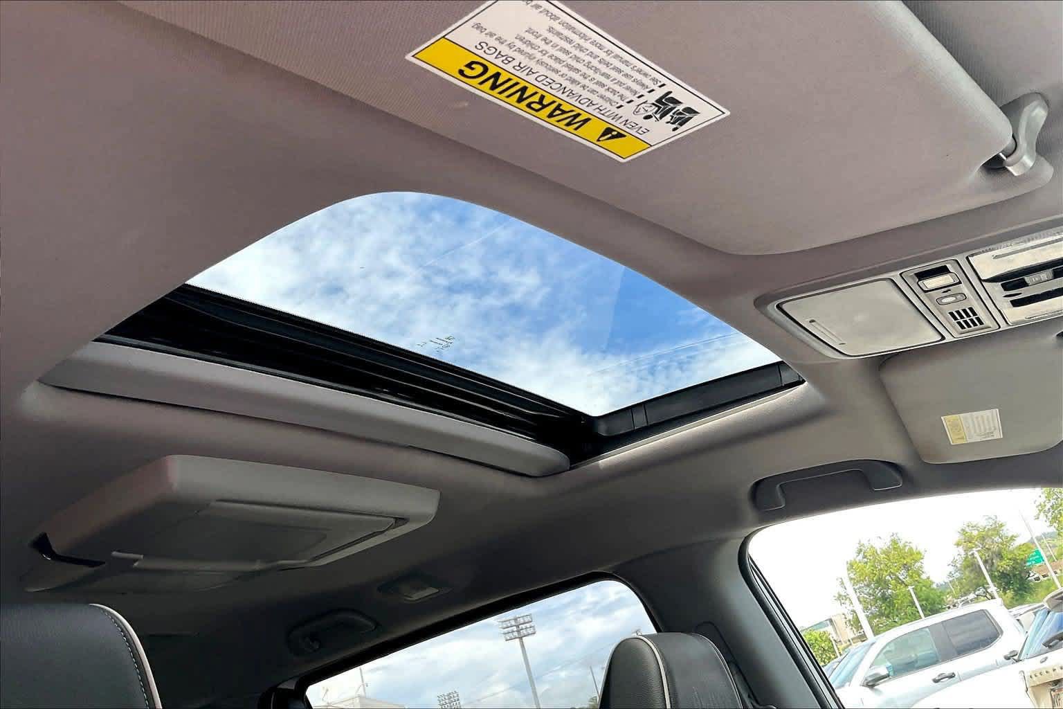 Used 2023 Honda Odyssey Elite image 30