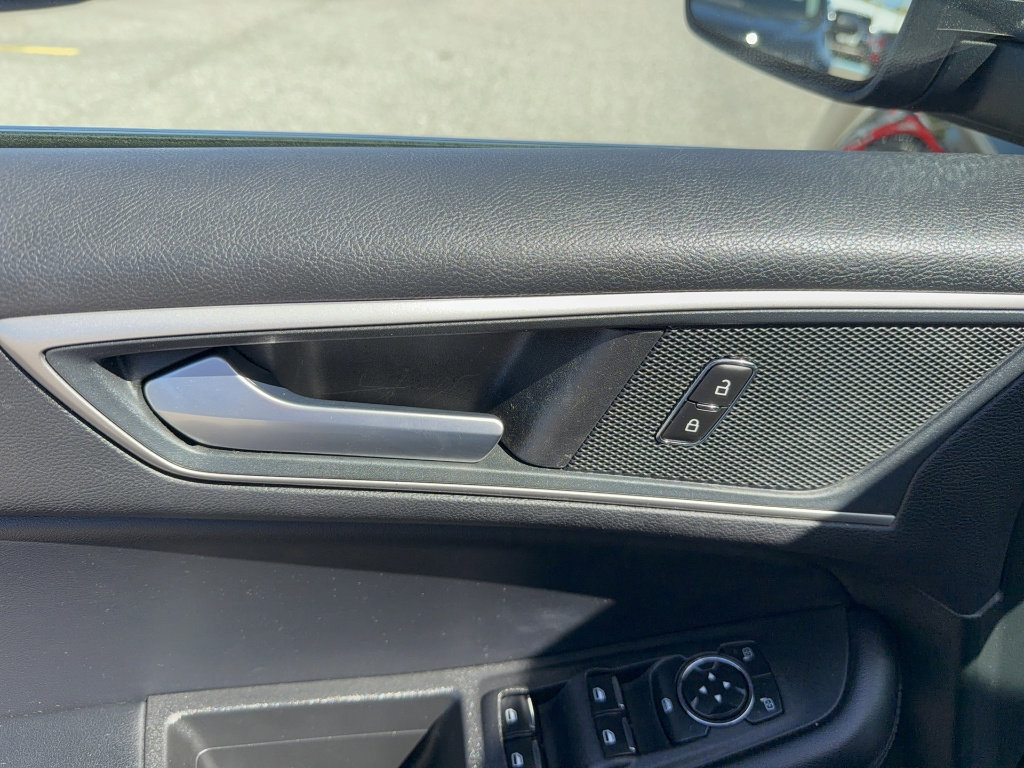 Certified 2023 Ford Edge SEL image 9