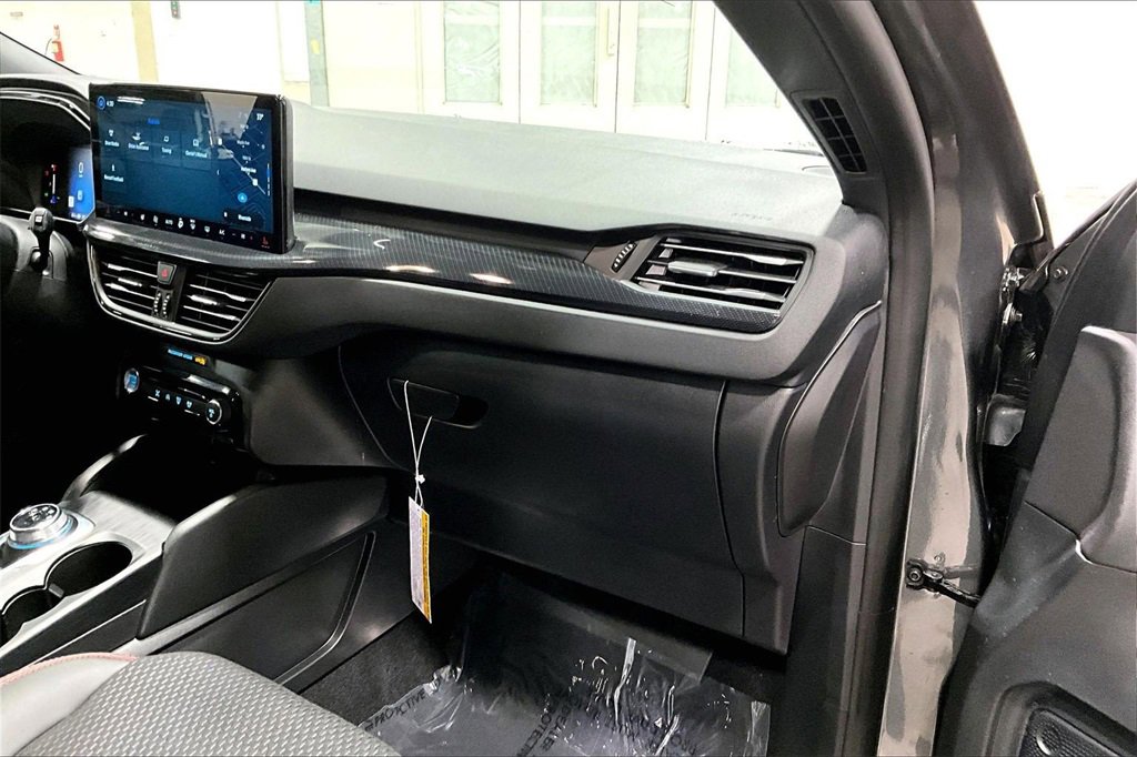 Certified 2025 Ford Escape ST-Line Select w/ Tech Pack #1 image 15
