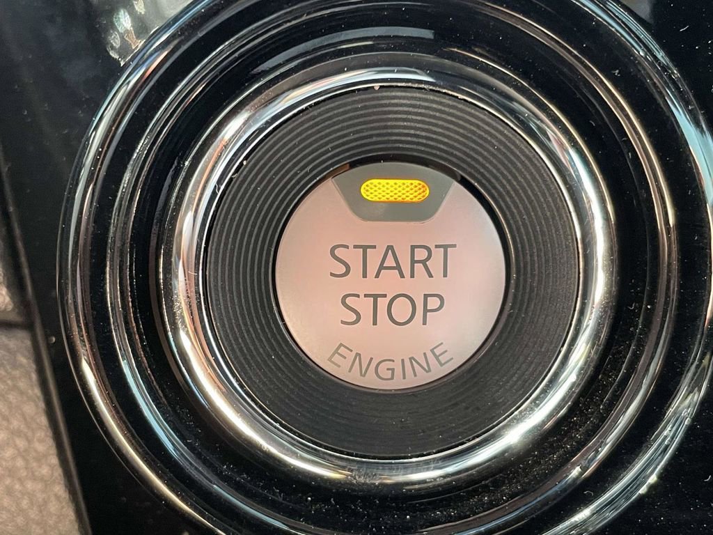 Used 2024 Nissan Titan Platinum Reserve w/ Moonroof Package image 26