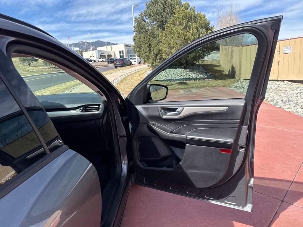 Certified 2021 Ford Escape SEL w/ Technology Package image 26