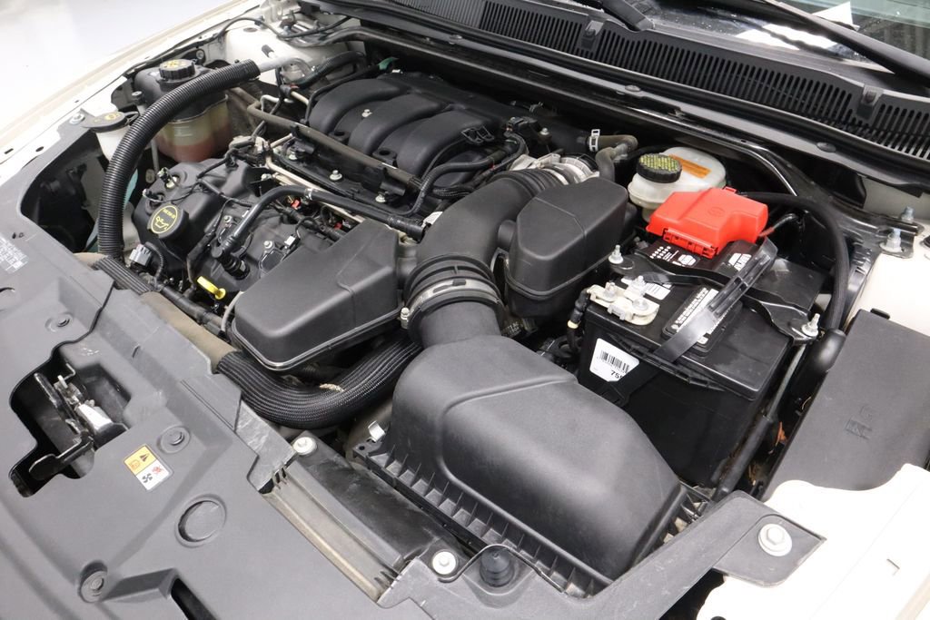 Certified 2018 Ford Taurus SEL image 12