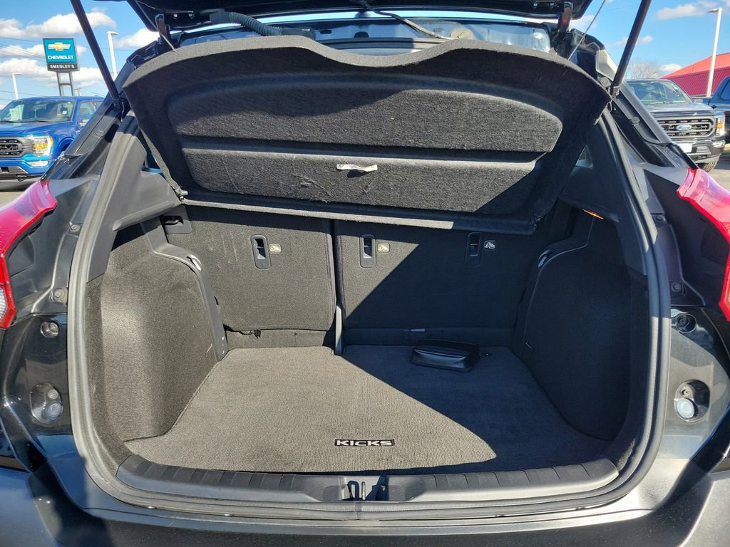 Used 2019 Nissan Kicks SV image 10