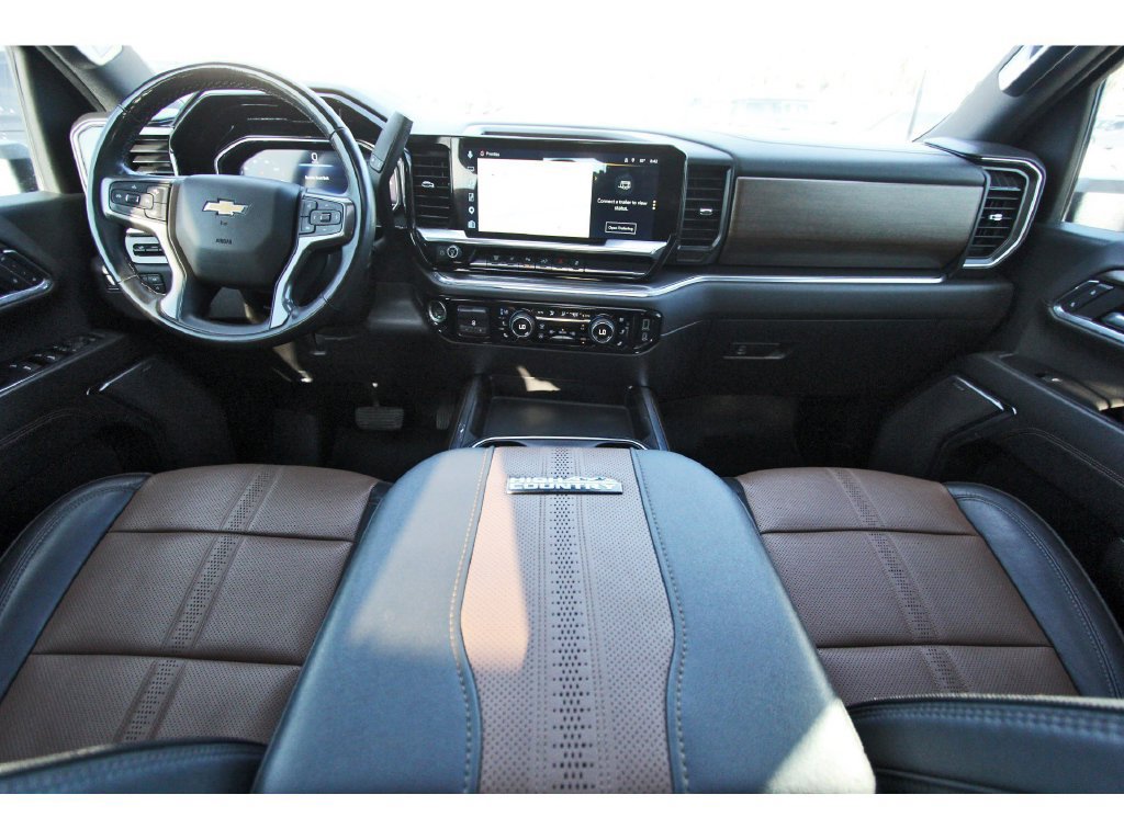 Used 2024 Chevrolet Silverado 3500 High Country w/ High Country Premium Package AWD/4WD image 8