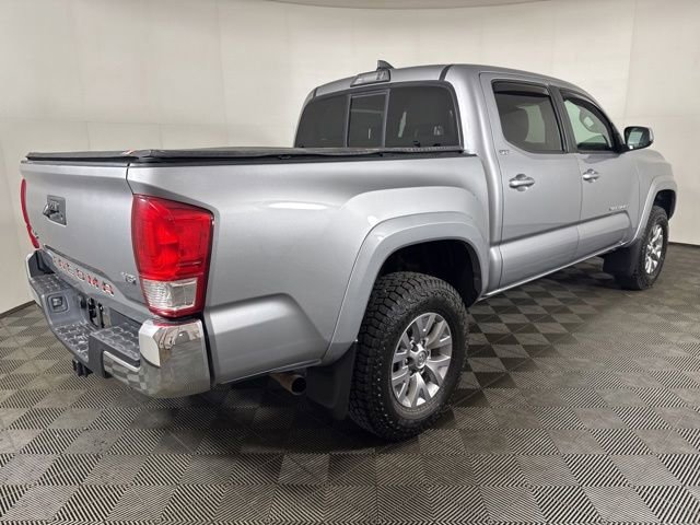 Used 2017 Toyota Tacoma SR5 w/ Tow Package AWD/4WD image 3