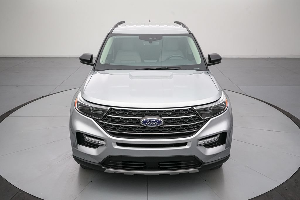 Certified 2024 Ford Explorer XLT w/ Equipment Group 202A AWD/4WD image 9