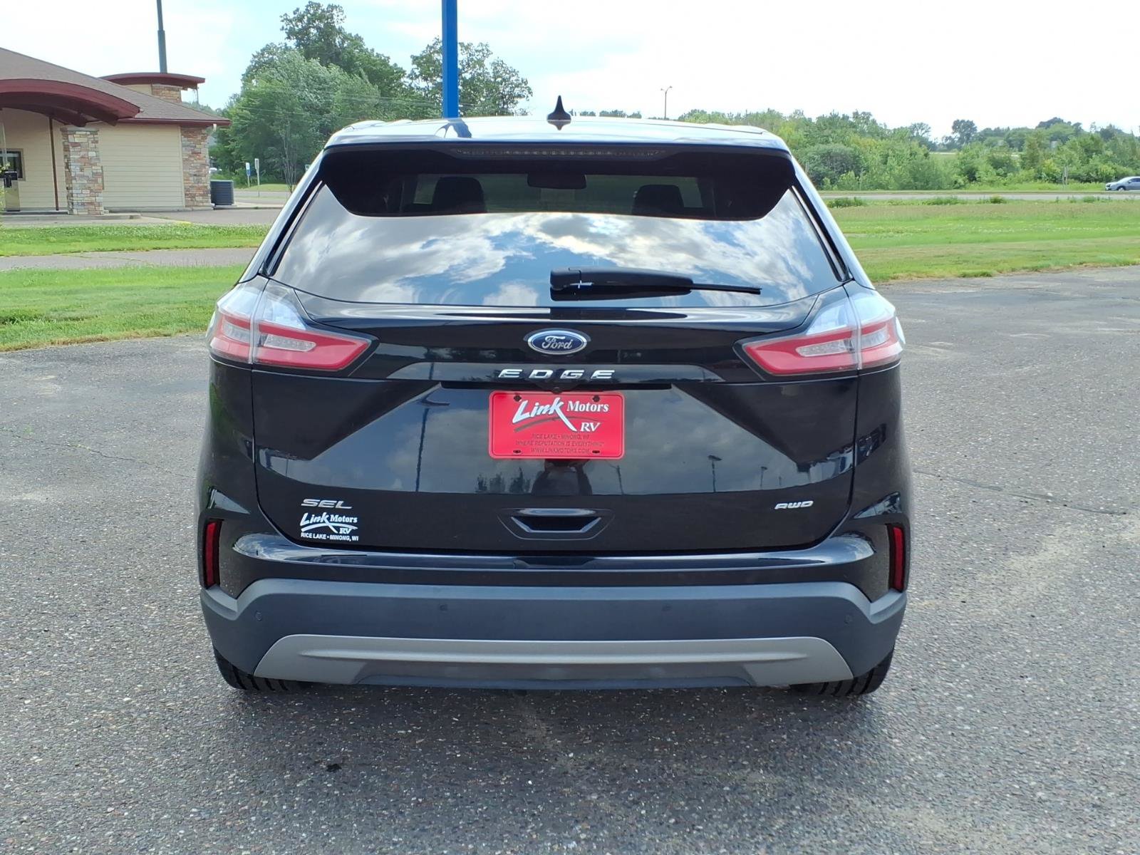 Certified 2024 Ford Edge SEL AWD/4WD image 4