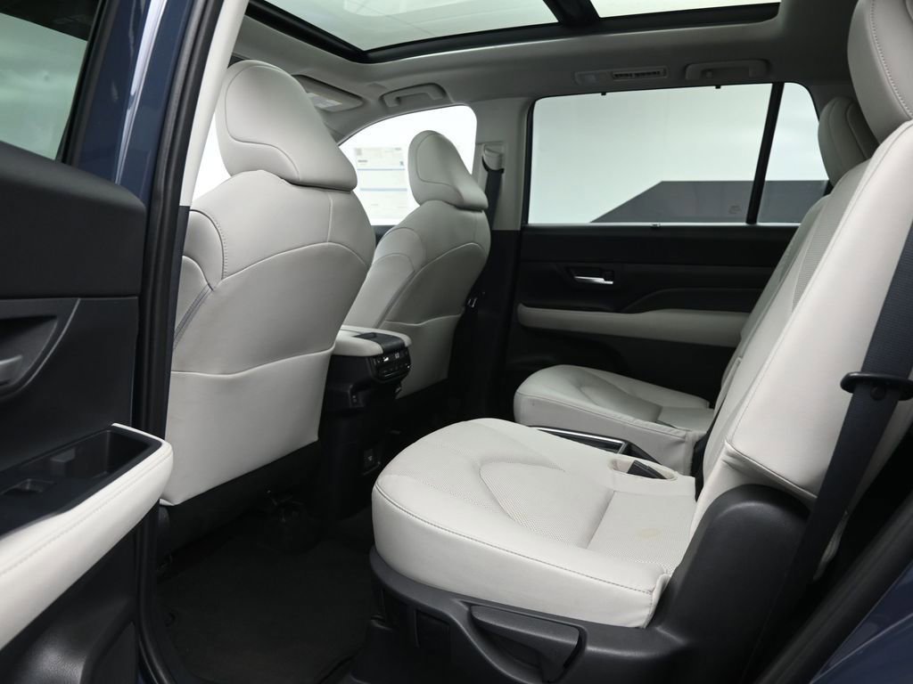 Used 2024 Toyota Grand Highlander Limited image 44