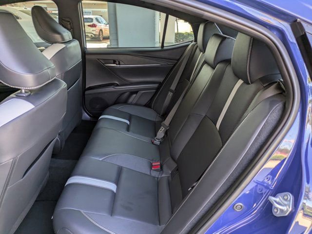 Used 2025 Toyota Camry SE image 18