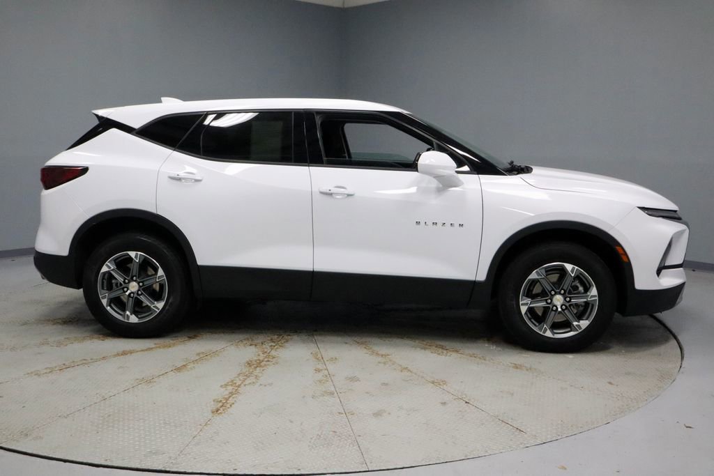 Used 2025 Chevrolet Blazer LT image 6