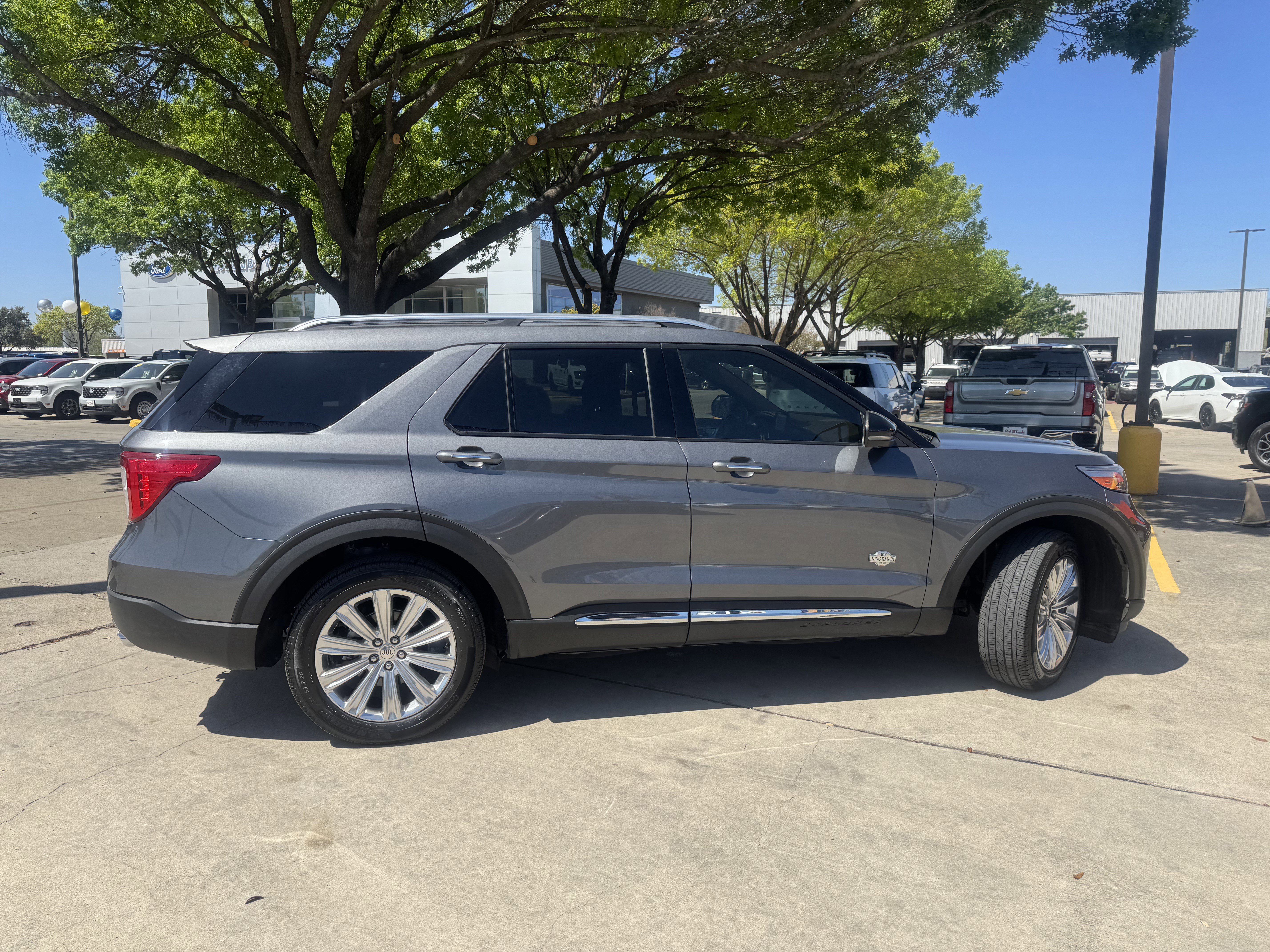 Certified 2022 Ford Explorer King Ranch w/ Technology Package image 3