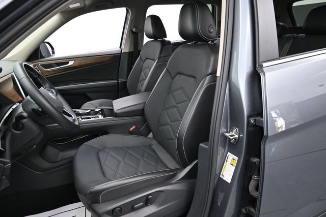 Used 2024 Volkswagen Atlas SE AWD/4WD image 11