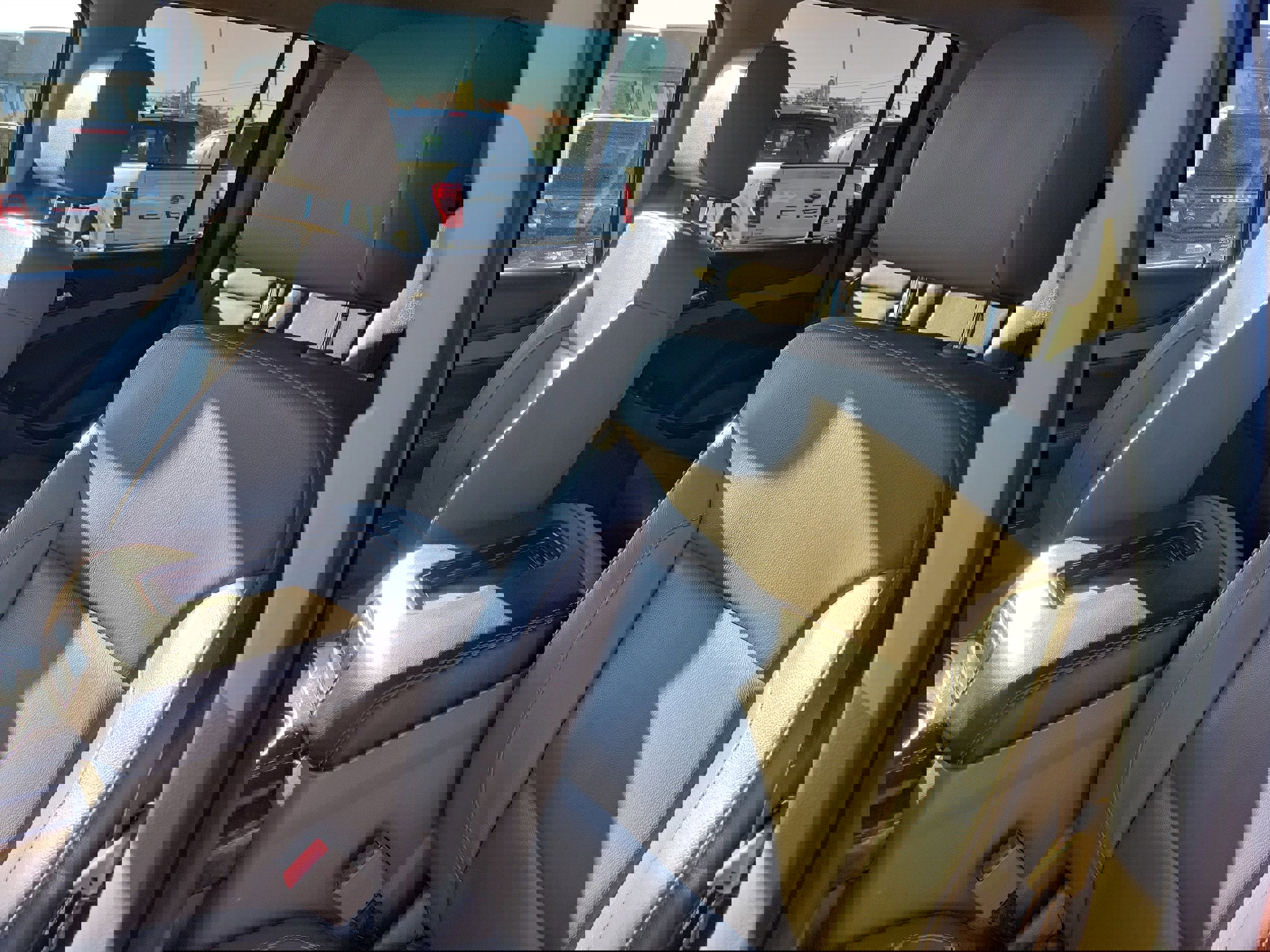 Used 2018 Chevrolet Suburban LT w/ Luxury Package image 22