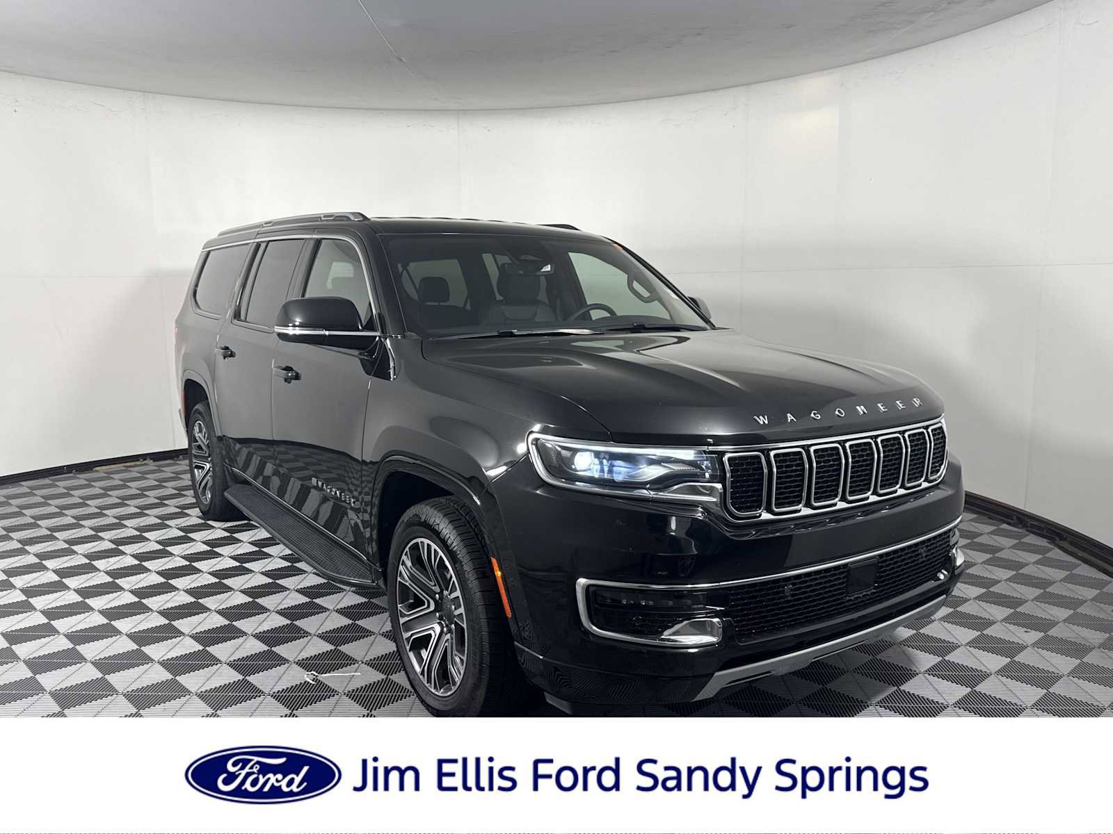 Used 2024 Jeep Wagoneer L Series II w/ Flexible Seating Group image 5