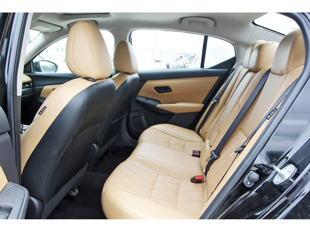 Used 2024 Nissan Sentra SV w/ SV Premium Package FWD image 10