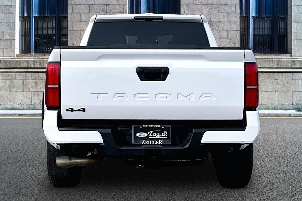 Used 2025 Toyota Tacoma TRD Off-Road AWD/4WD image 4