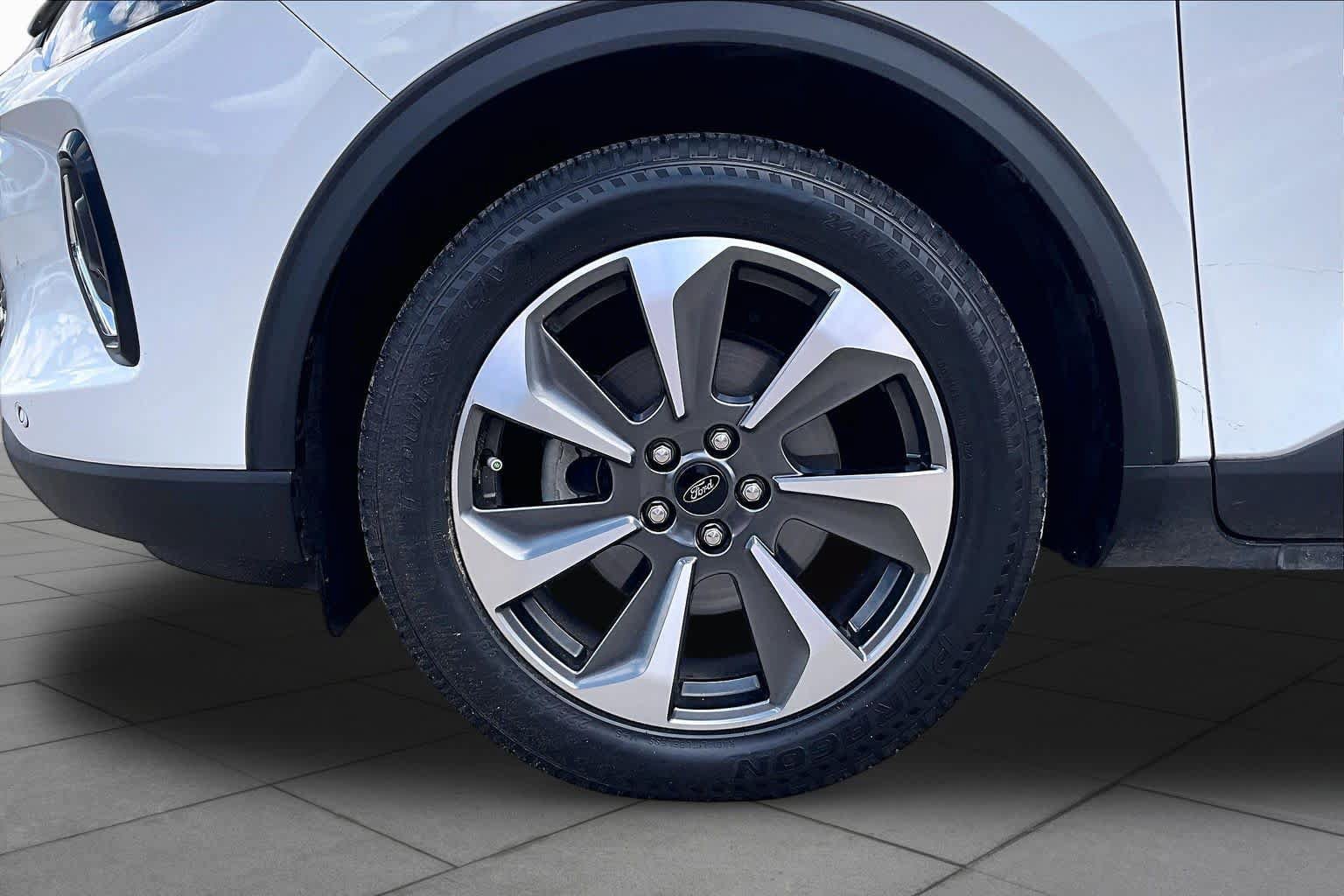 Certified 2023 Ford Escape Platinum AWD/4WD image 11