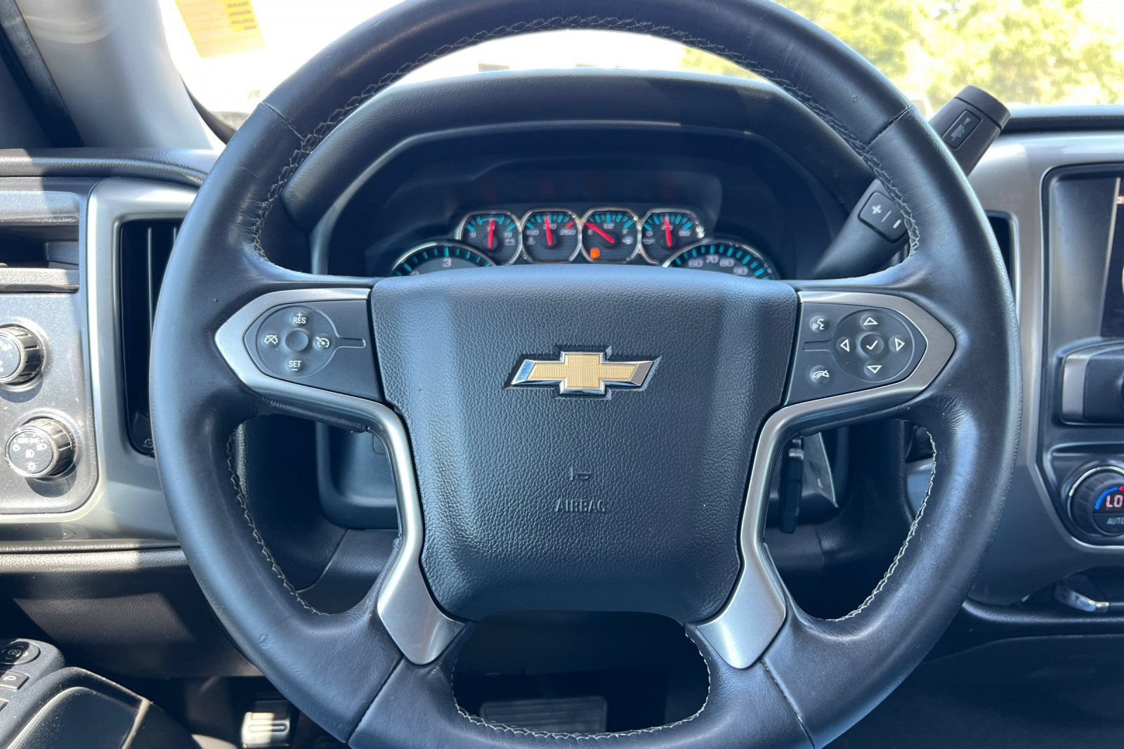 Used 2018 Chevrolet Silverado 1500 LT w/ All Star Edition AWD/4WD image 22