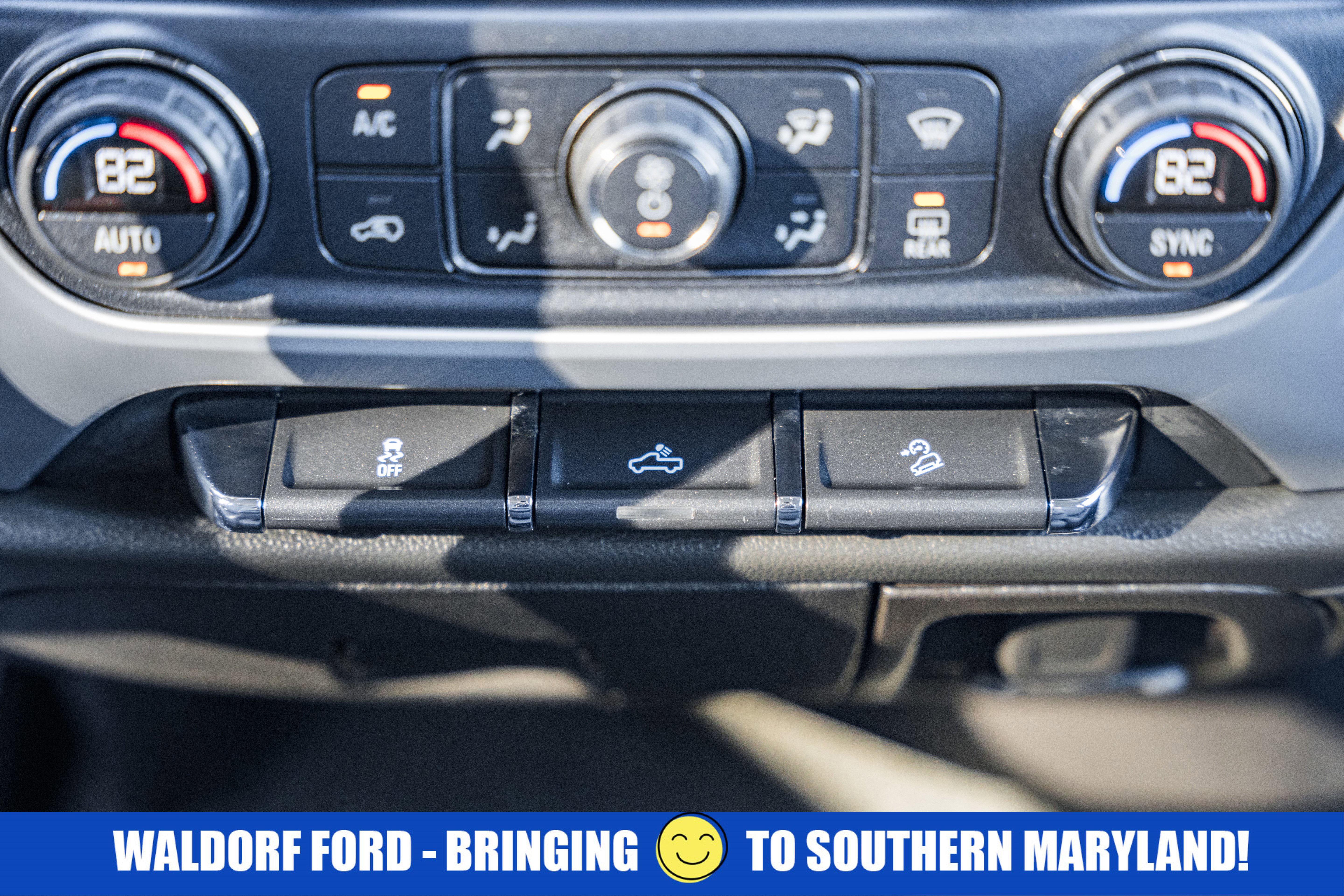 Used 2018 GMC Sierra 1500 SLE w/ SLE Value Package image 30