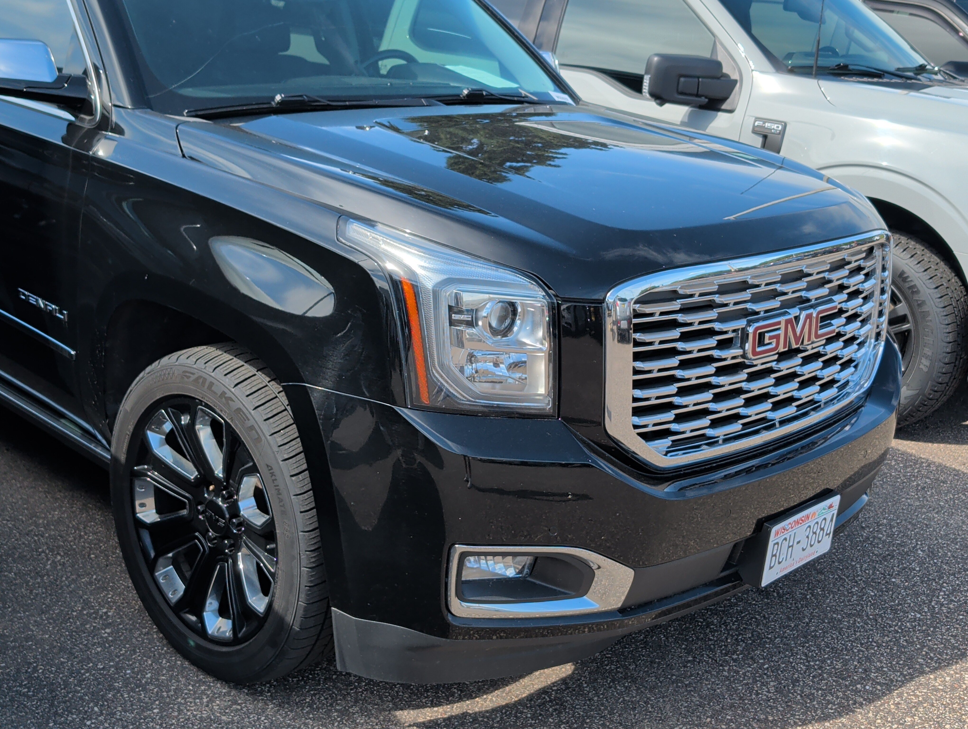 Used 2019 GMC Yukon Denali w/ Denali Ultimate Package AWD/4WD image 6