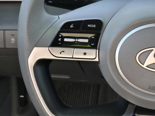 Used 2025 Hyundai Elantra SE FWD image 15