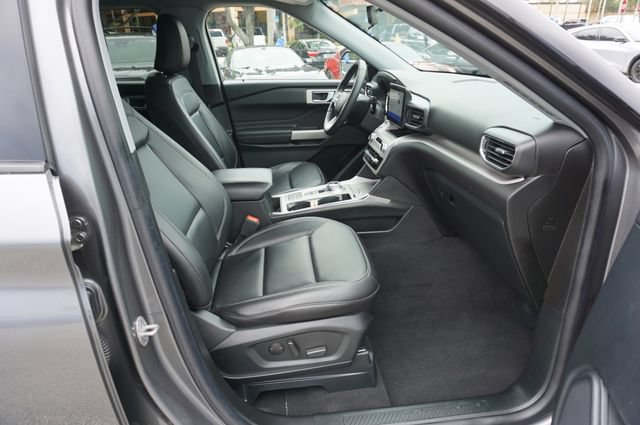 Certified 2023 Ford Explorer XLT w/ Equipment Group 202A RWD image 3