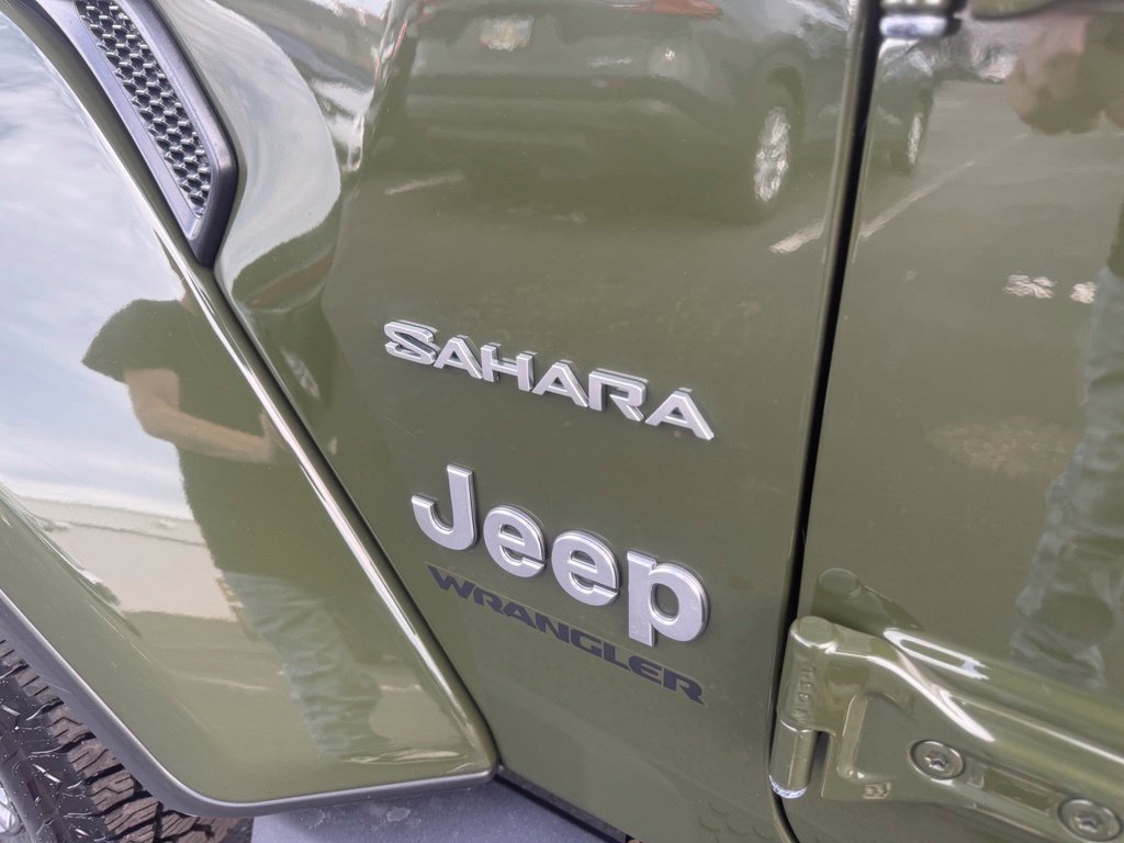 Used 2024 Jeep Wrangler Unlimited Sahara AWD/4WD image 16