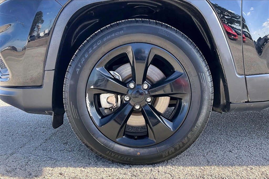 Used 2020 Jeep Cherokee Latitude Plus image 35