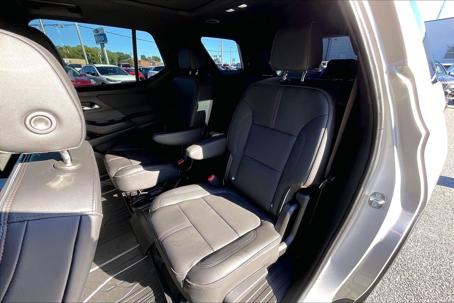 Used 2022 Chevrolet Traverse RS w/ LPO, Floor Liner Package AWD/4WD image 26