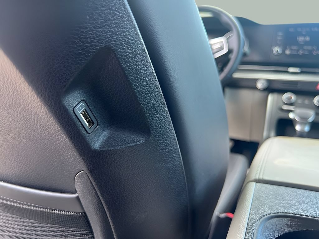 Used 2024 Kia Carnival LX FWD image 26