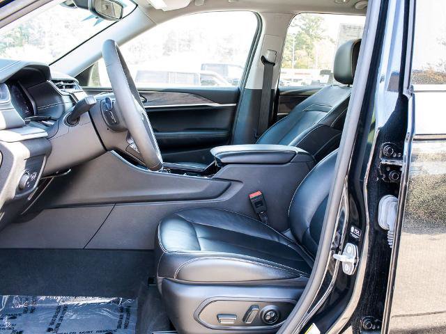 Used 2023 Jeep Grand Cherokee Limited AWD/4WD image 18