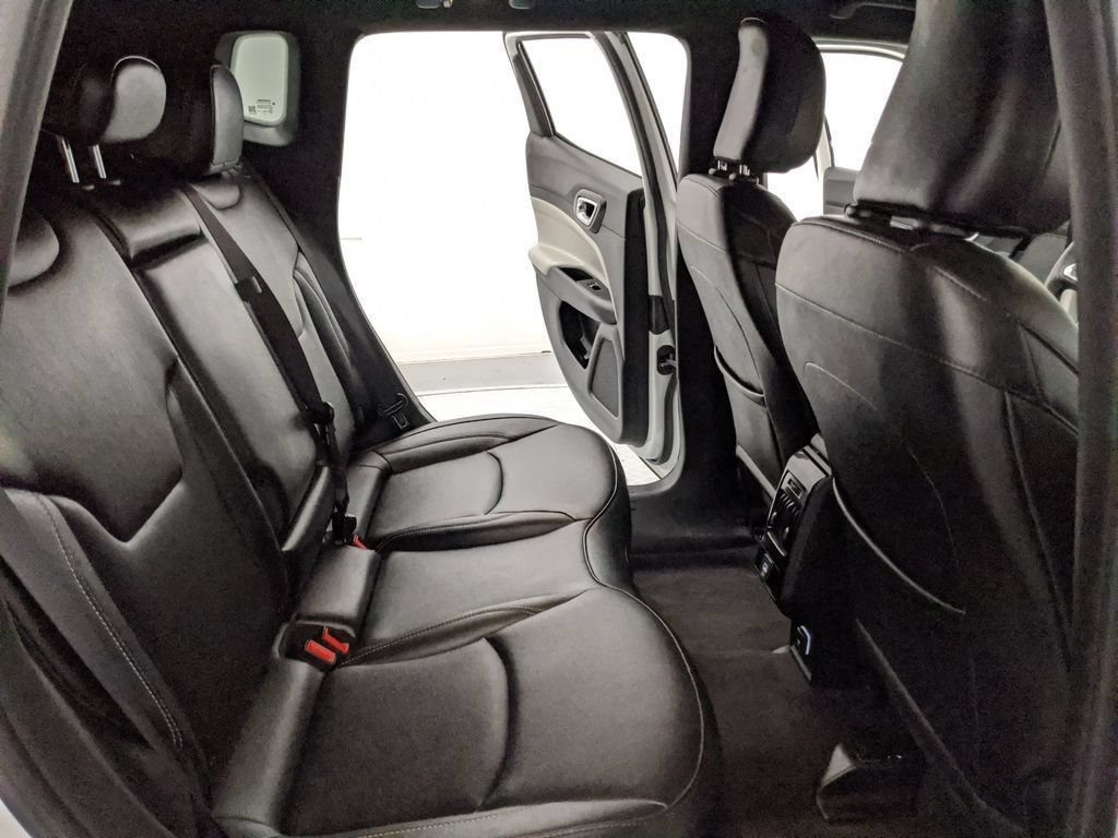 Used 2025 Jeep Compass Limited AWD/4WD image 19