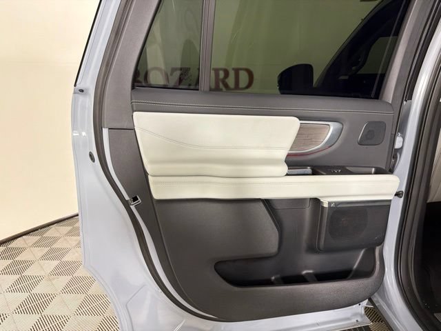 Certified 2026 Ford Expedition Max Platinum w/ Platinum Ultimate Package AWD/4WD image 30