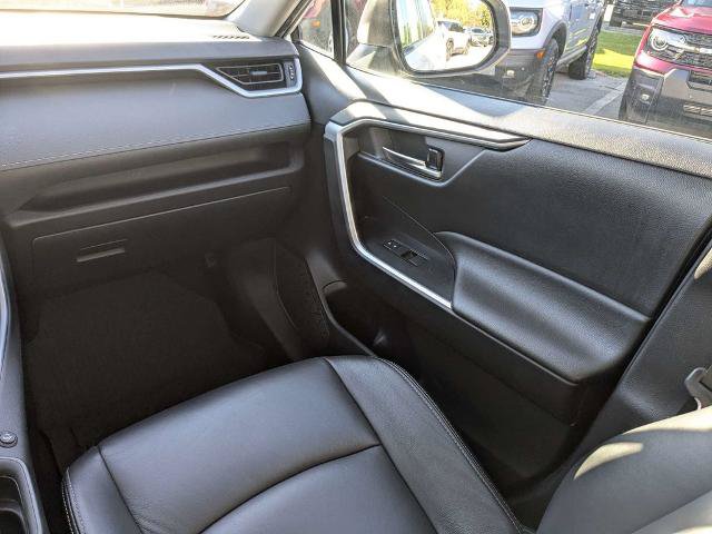 Used 2021 Toyota RAV4 XLE w/ Convenience Package AWD/4WD image 18
