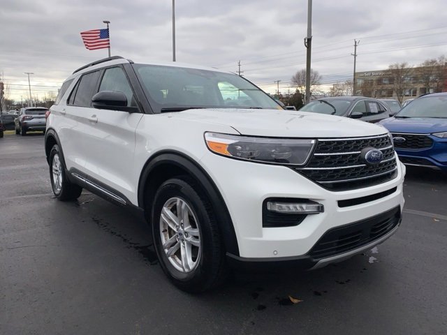 Certified 2023 Ford Explorer XLT w/ Equipment Group 202A image 3