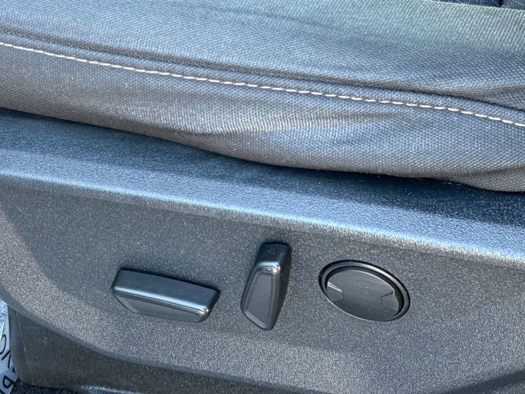 Certified 2022 Ford F150 XLT w/ Equipment Group 302A High image 26