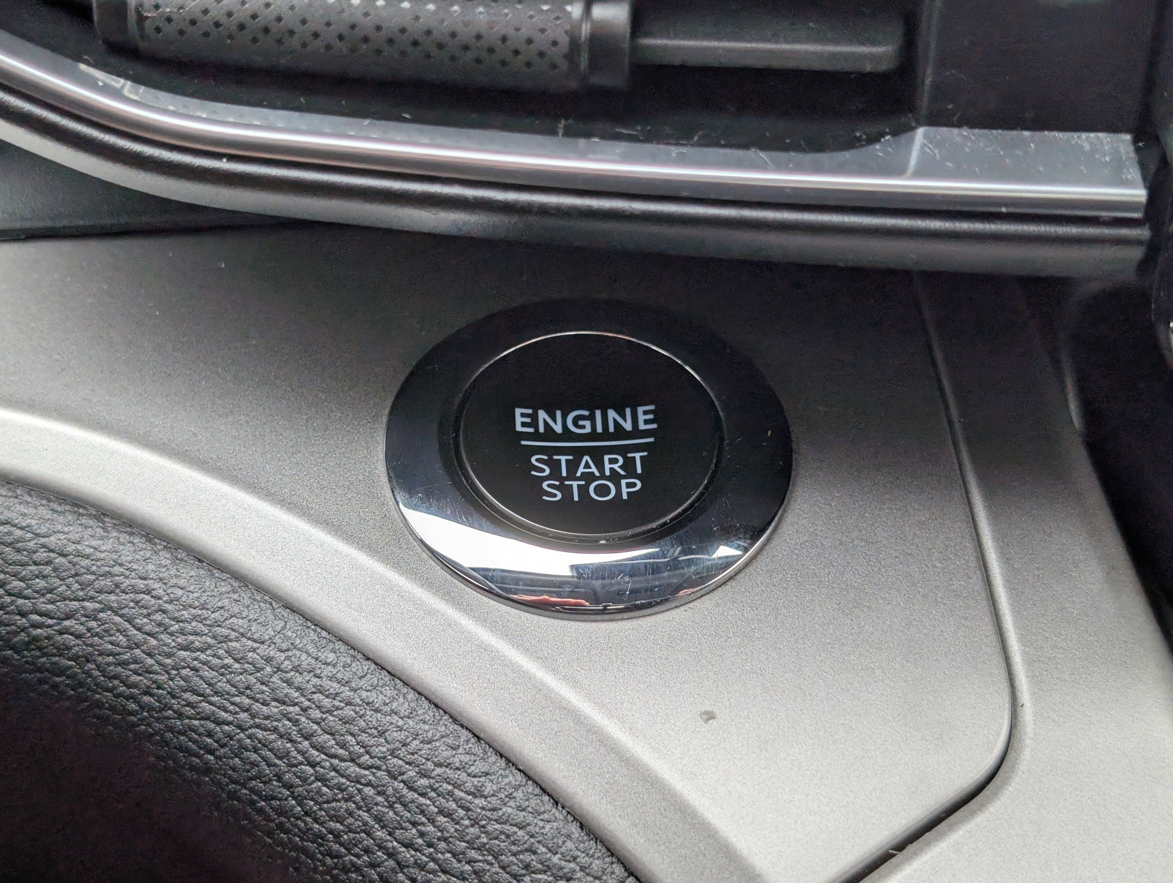 Certified 2022 Ford Explorer XLT w/ Equipment Group 202A image 30