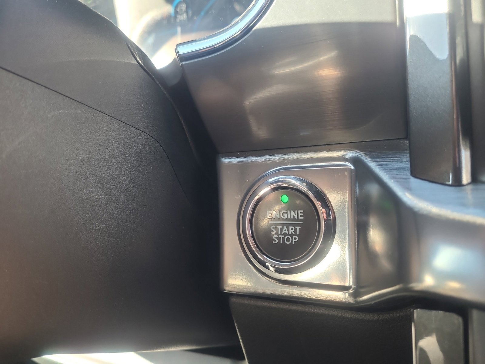 Certified 2021 Ford F150 Lariat w/ Equipment Group 502A High image 30