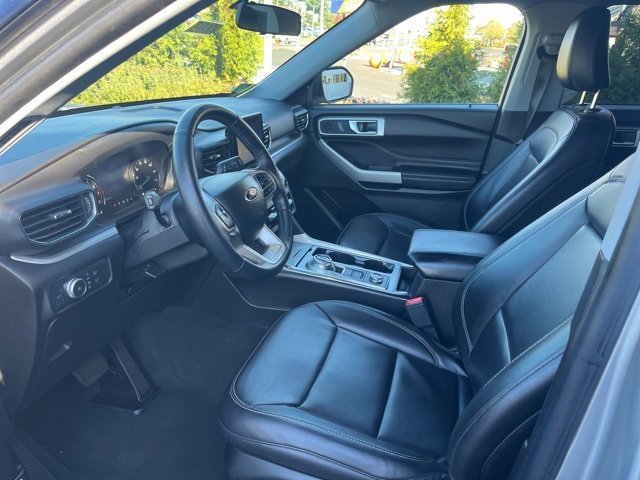 Certified 2022 Ford Explorer XLT w/ Equipment Group 202A image 15