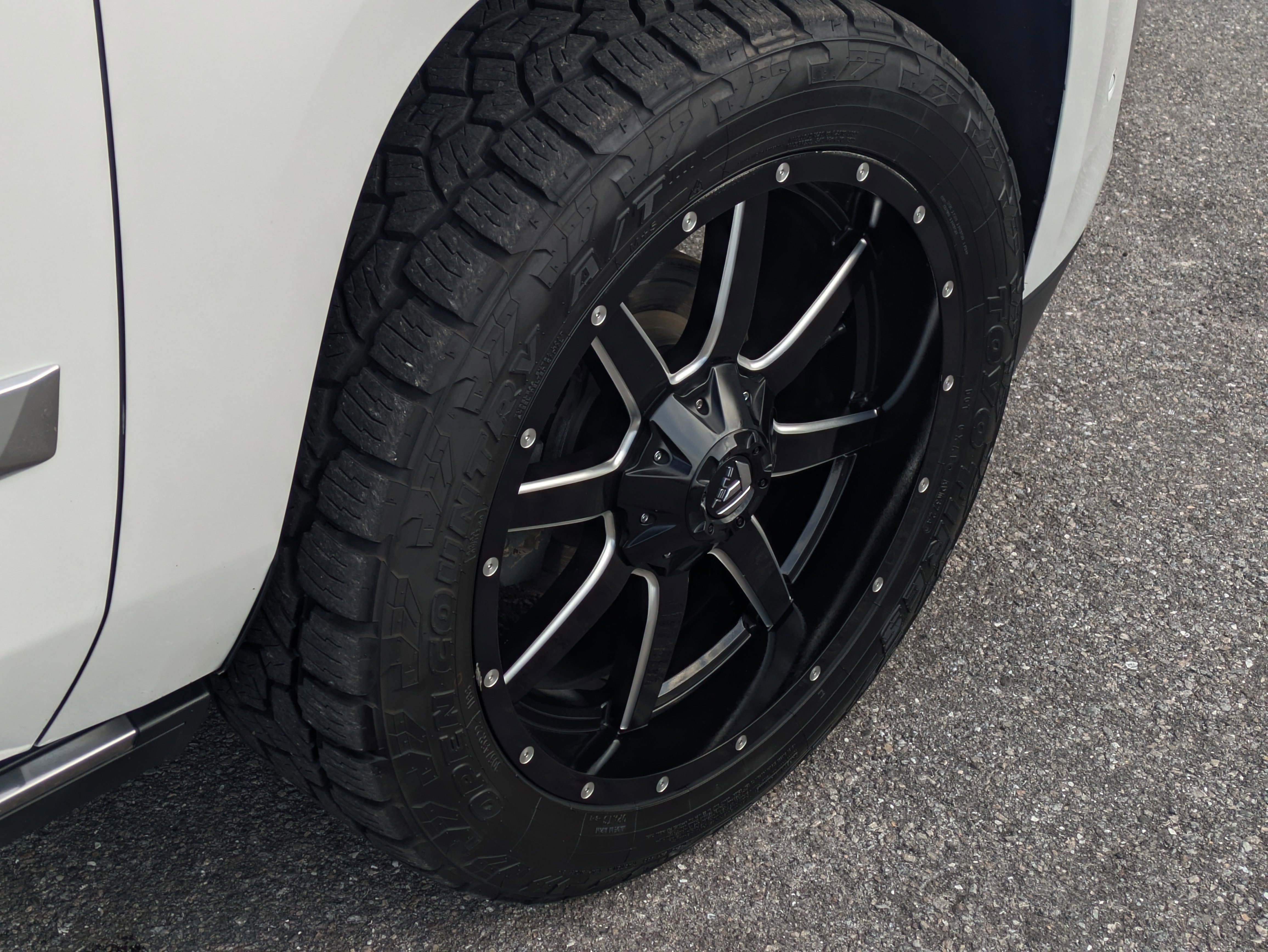 Used 2020 Cadillac Escalade Premium Luxury image 13