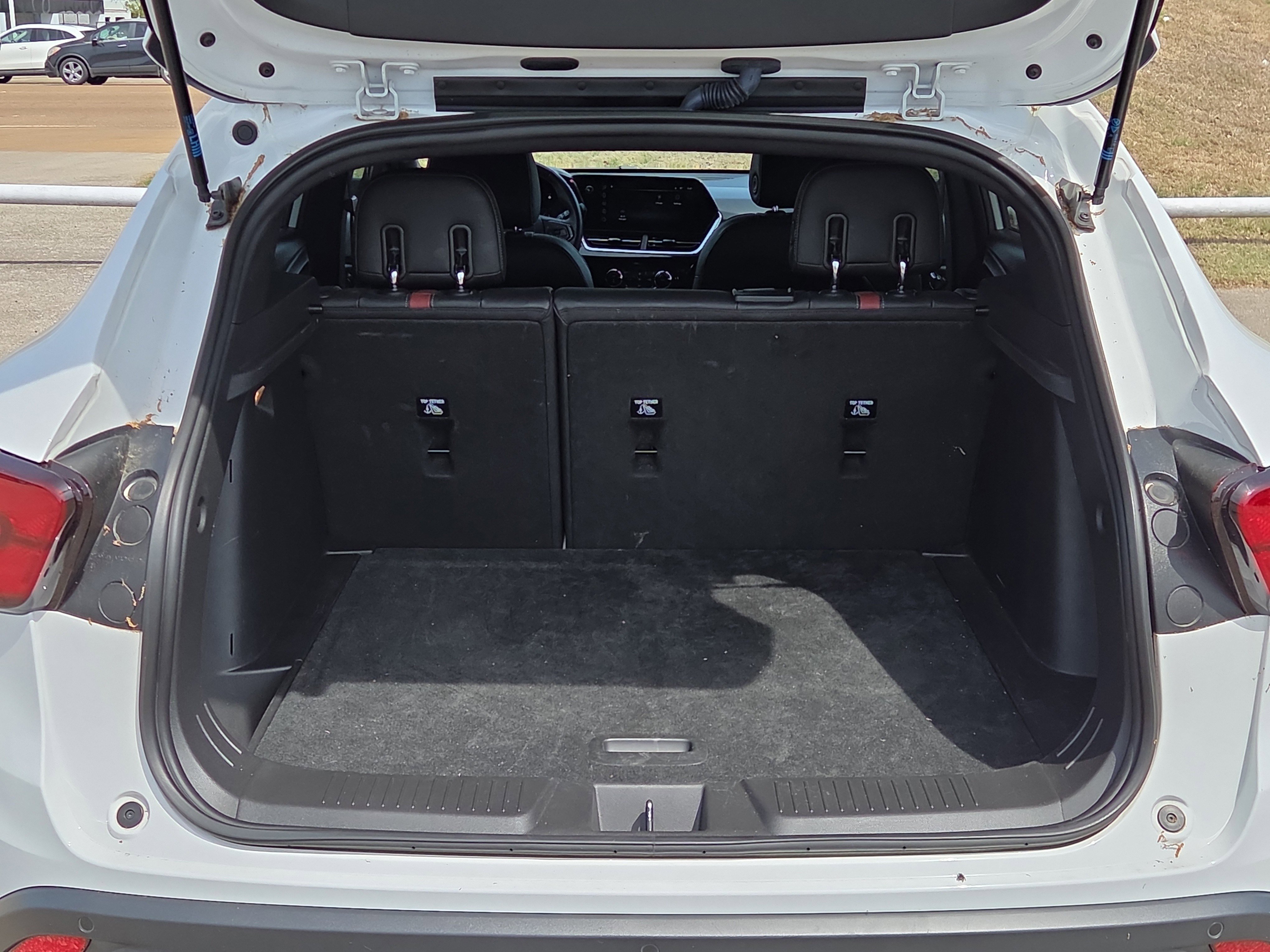 Used 2024 Chevrolet Trax RS w/ Sunroof Package FWD image 13