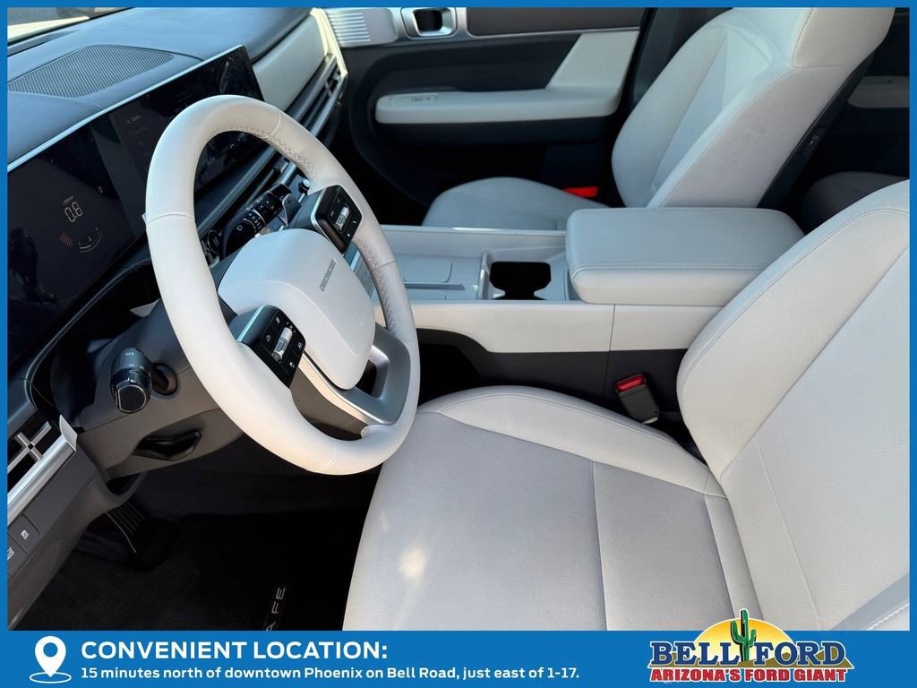 Used 2025 Hyundai Santa Fe SE image 17