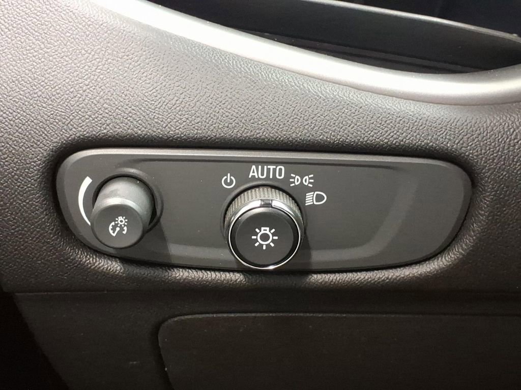 Used 2023 Chevrolet Malibu RS image 16