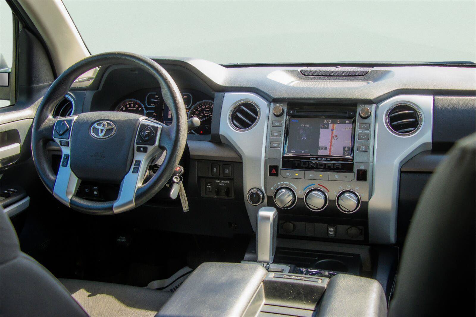 Used 2018 Toyota Tundra SR5 w/ SR5 Upgrade Package AWD/4WD image 5