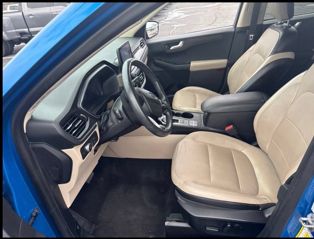 Certified 2020 Ford Escape Titanium AWD/4WD image 8