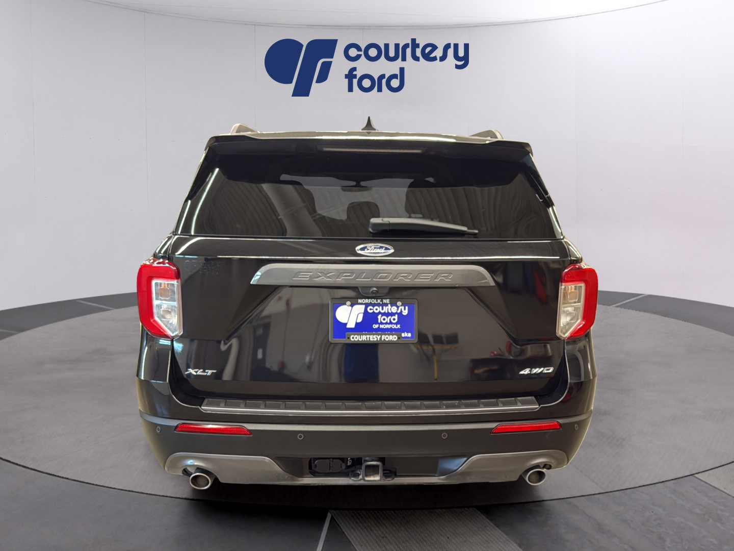 Certified 2021 Ford Explorer XLT w/ Equipment Group 202A AWD/4WD image 6