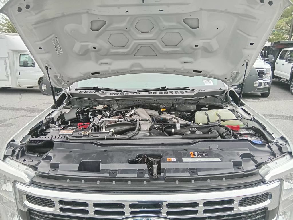 Certified 2025 Ford F250 XLT AWD/4WD image 12